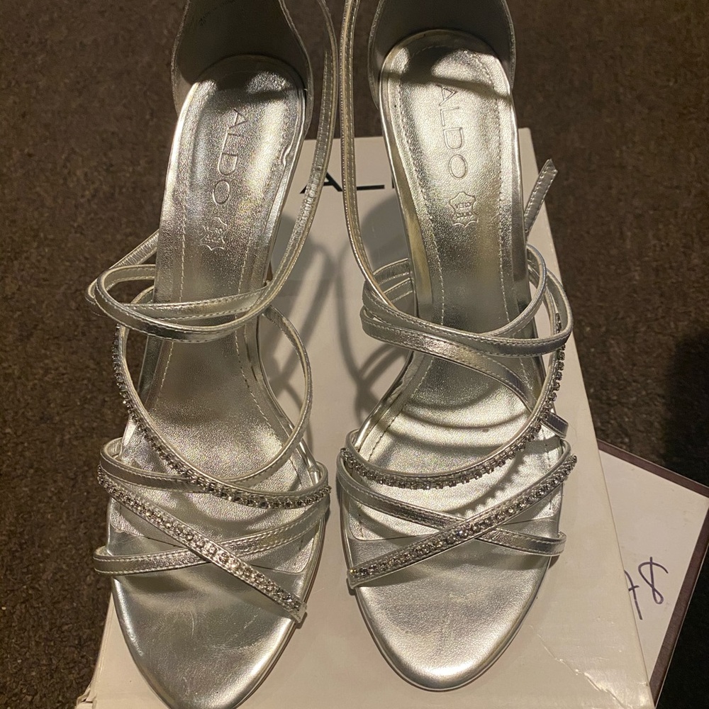 Sandals - Picture 2 of 3